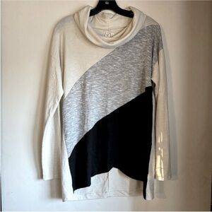 Cowl neck Ivory, Grey and black Sweater